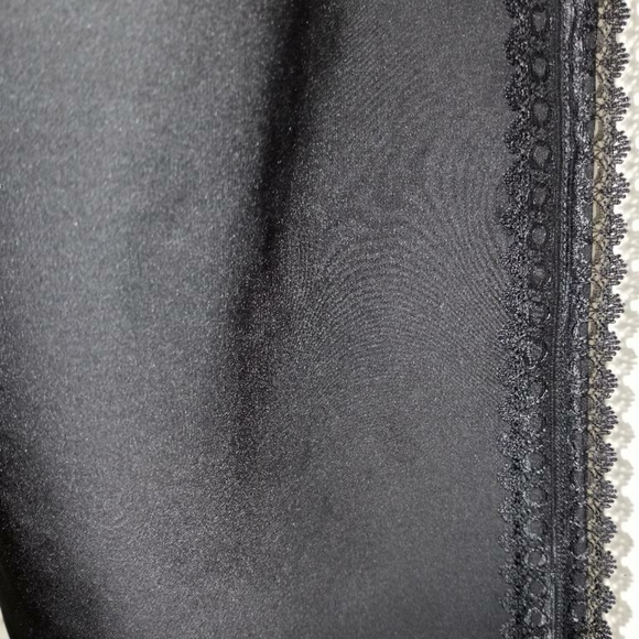 Brand new lace trim niqaab - Picture 3 of 6